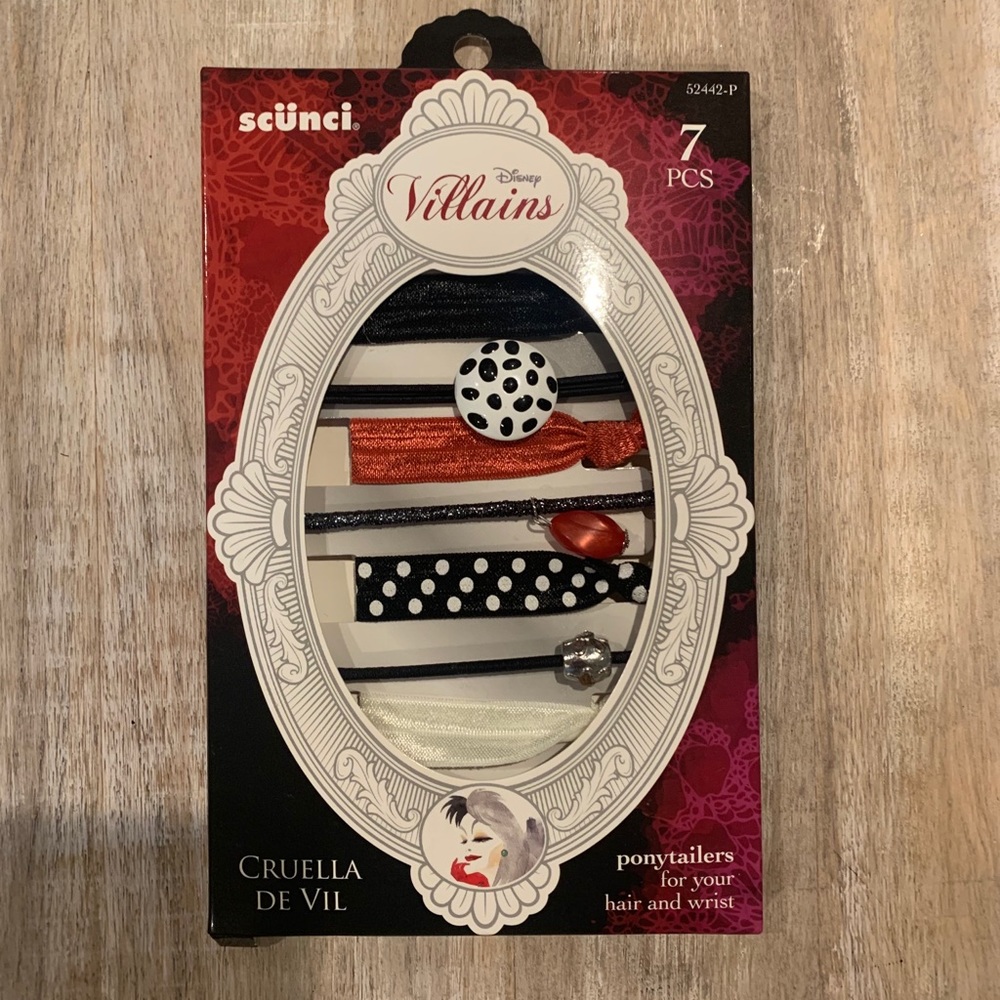 Disney Villains Cruella De Vil Scunci 7pcs hair